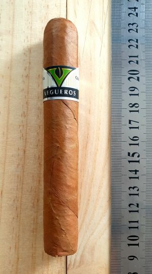 Vegueros Centrofinos Cigar - 1 Single Cigar