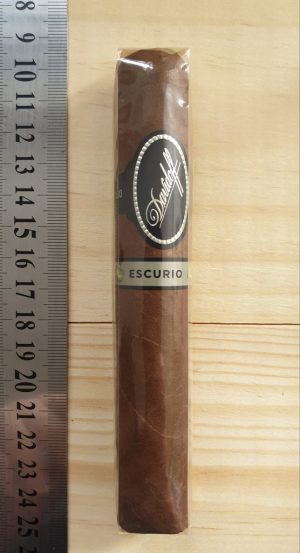 Davidoff Escurio Gran Toro Cigar - 1 Single Cigar Davidoff Escurio Gran Toro Cigar - 1 Single Cigar