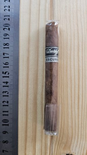 Davidoff Primeros Escurio Cigar - Tin of 6 Cigars Davidoff Primeros Escurio Cigar - Tin of 6 Cigars